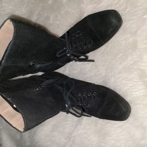 Latigo Size 7 M Black Suede Booties